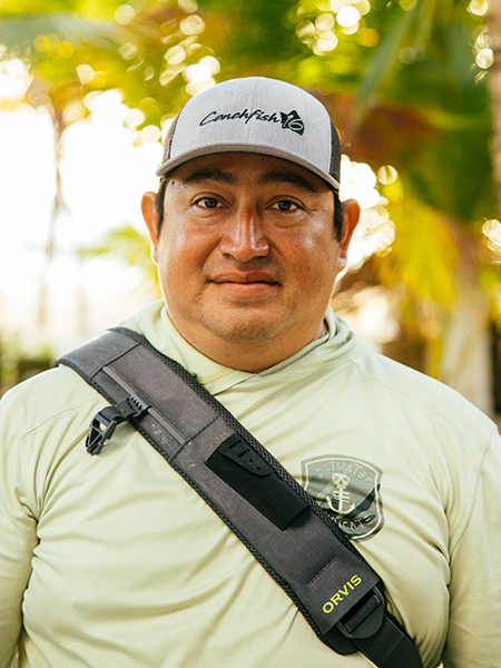 Fishing guide Orlando Chimal Jimenez from Kay Fly Fishing Lodge in Punta Allen, Mexico
